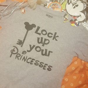 Disney 🗝Lock Up Your Princesses🗝 Tee (S)